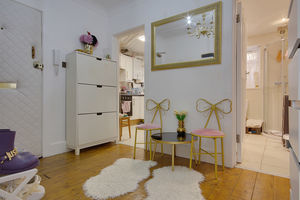 Entrance Hall- click for photo gallery